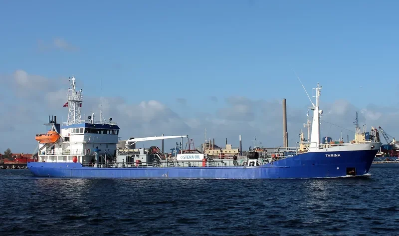 TAMINA Tanker IMO 7805150 photo 7