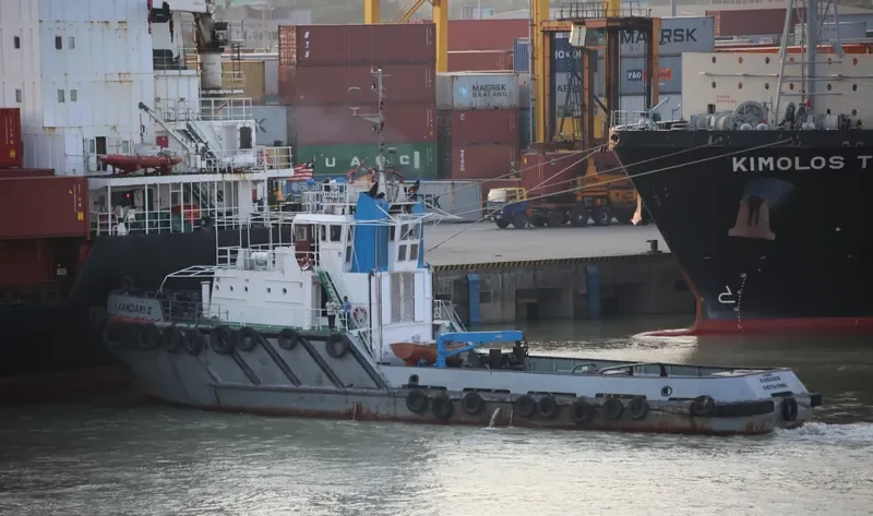 KANDARI II Tug Boat IMO 7811393 photo 2