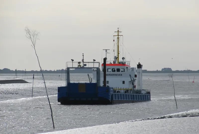 NORDERHEVER Pollution Control Vessel IMO 7812737 photo 4