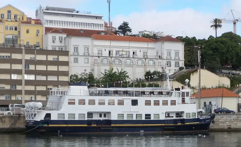 PRINCIPE DA BEIRA Passenger Ship IMO 7813236 photo 8