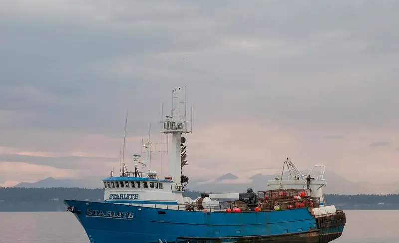 STARLITE Fishing Vessel IMO 7819228