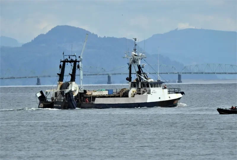 MUIR MILACH Fishing Vessel IMO 7823425 photo 8