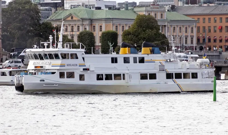 ROSLAGEN Passenger Ship IMO 7826805 photo 2