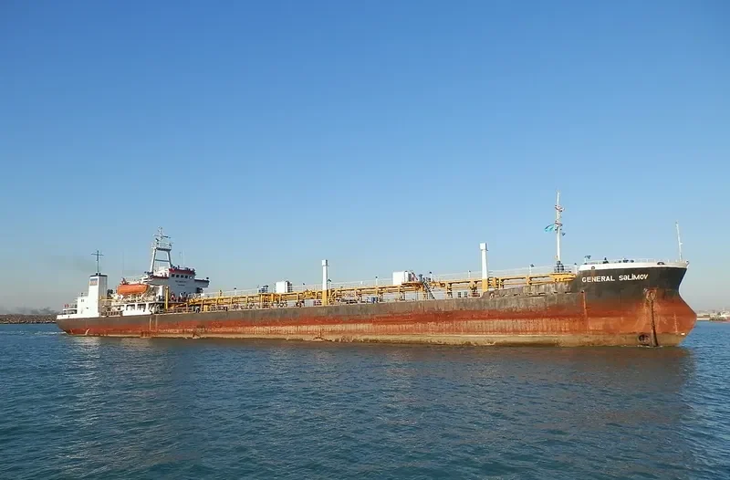 GENERAL SELIMOV Tanker IMO 7833250 photo 2