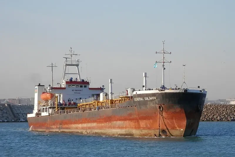 GENERAL SELIMOV Tanker IMO 7833250 photo 4