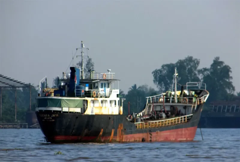 SEGARA JAYA Tanker IMO 7853298 photo 3