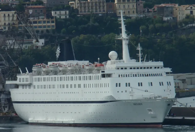 QING Passenger Ship IMO 7902295 photo 6
