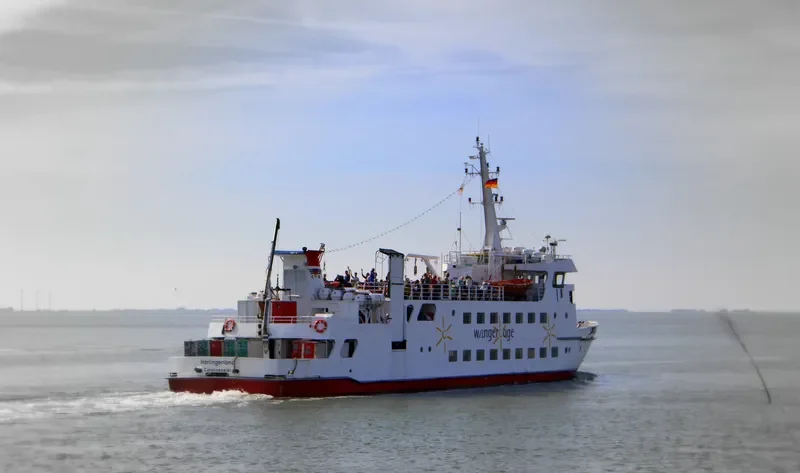 HARLINGERLAND Passenger Ship IMO 7904592 photo 2