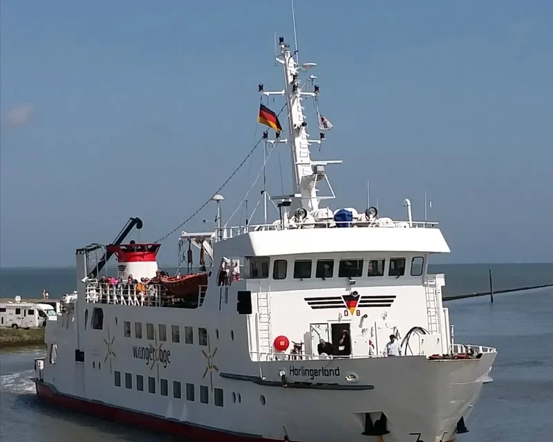 HARLINGERLAND Passenger Ship IMO 7904592 photo 3