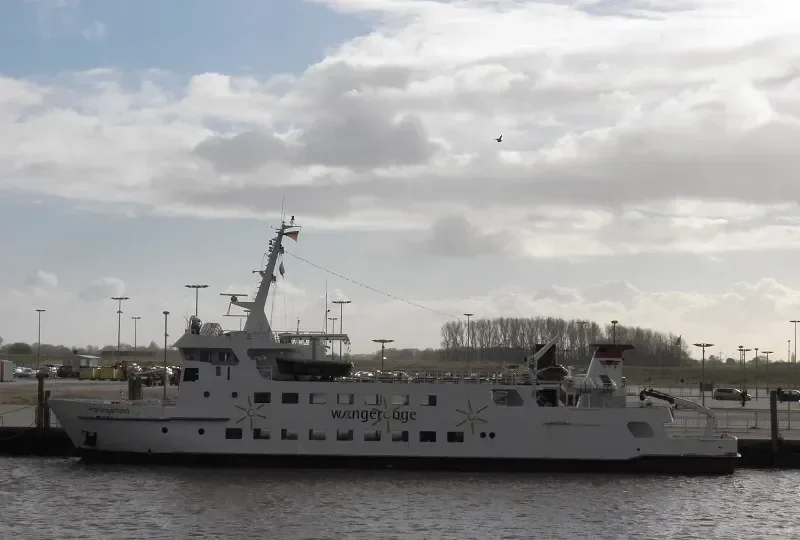 HARLINGERLAND Passenger Ship IMO 7904592 photo 9