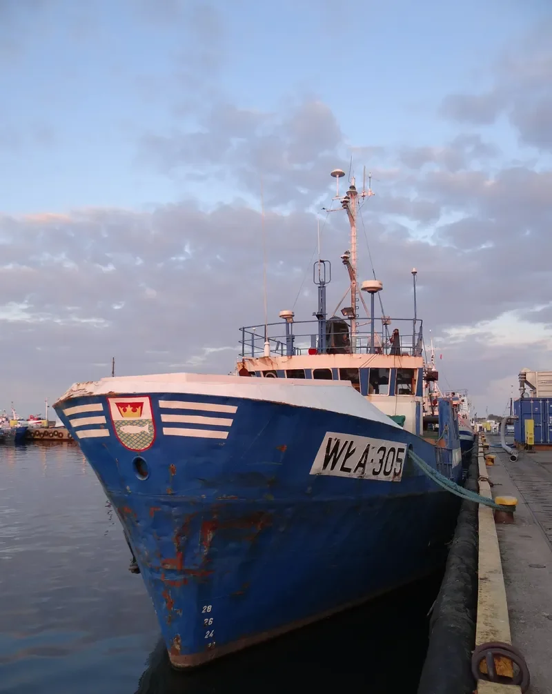 WLA 305 Fishing Vessel IMO 7905998 photo 5