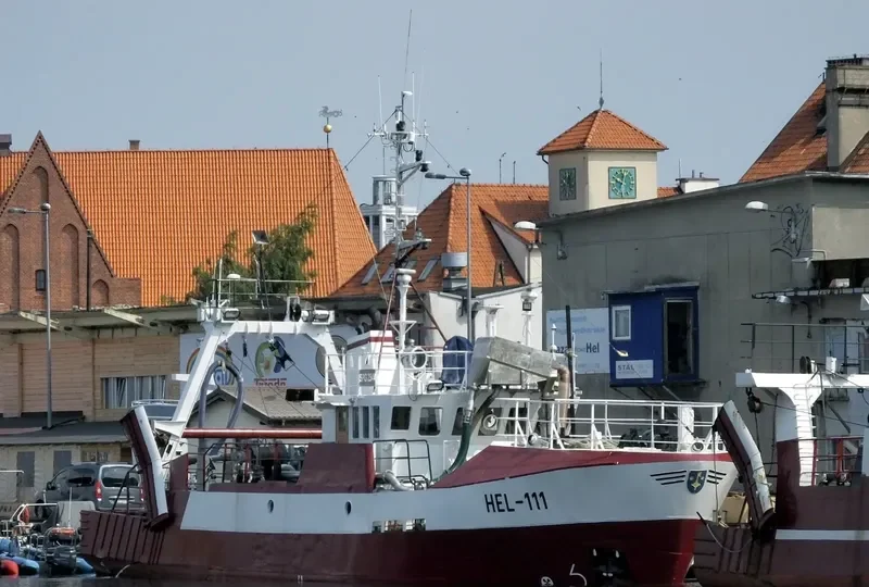 HEL 111 Fishing Vessel IMO 7906021 photo 2