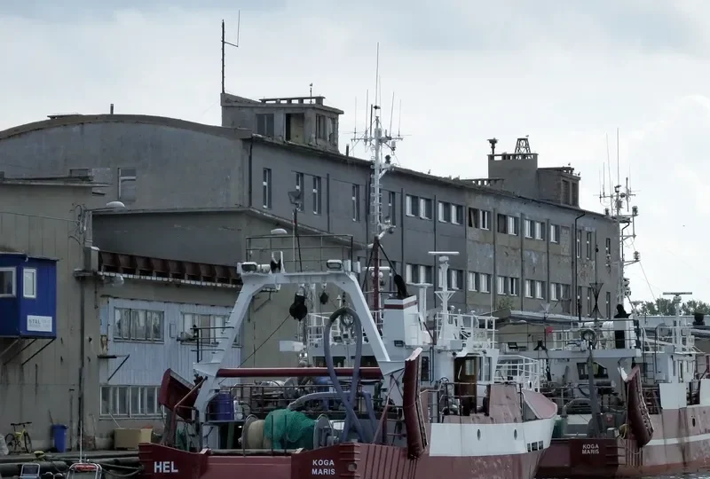 HEL 111 Fishing Vessel IMO 7906021 photo 3