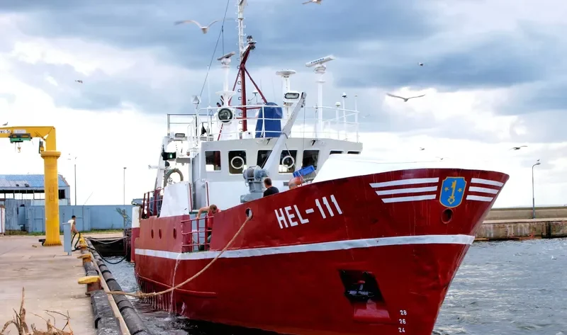 HEL 111 Fishing Vessel IMO 7906021 photo 9