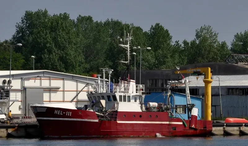 HEL 111 Fishing Vessel IMO 7906021 photo 10