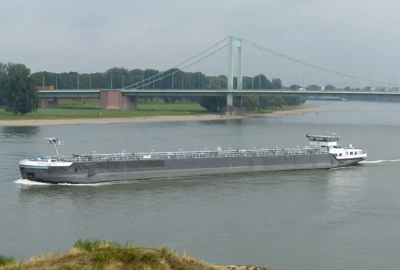 INTEGRITY Tanker IMO 7907740 photo 3