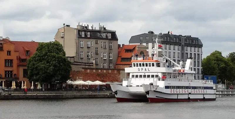 OPAL Passenger Ship IMO 7911272 photo 2