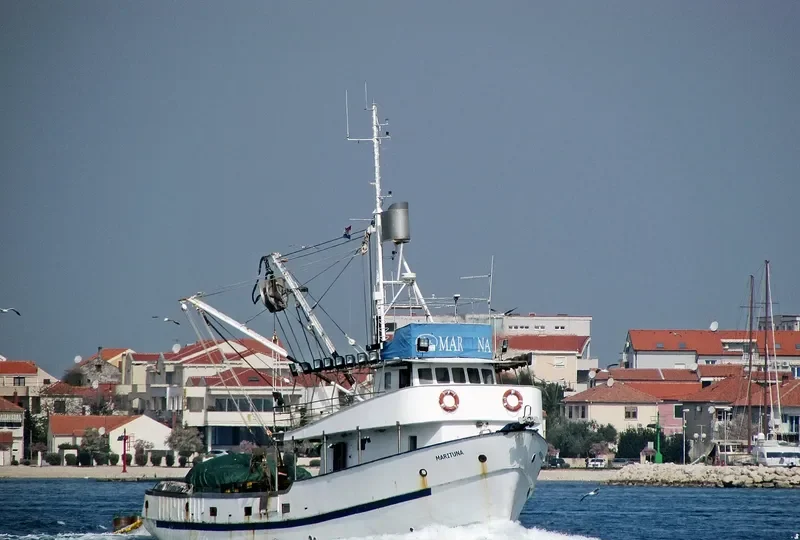 MARITUNA Fishing Vessel IMO 7912135 photo 9