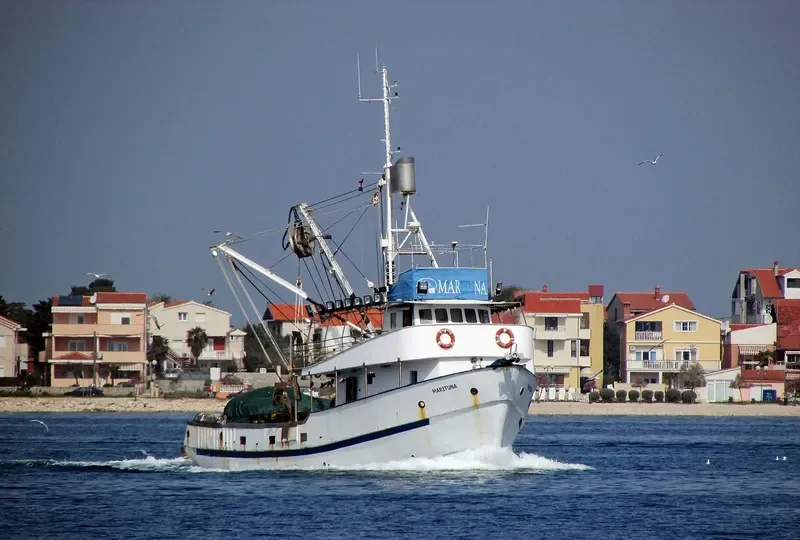 MARITUNA Fishing Vessel IMO 7912135 photo 10
