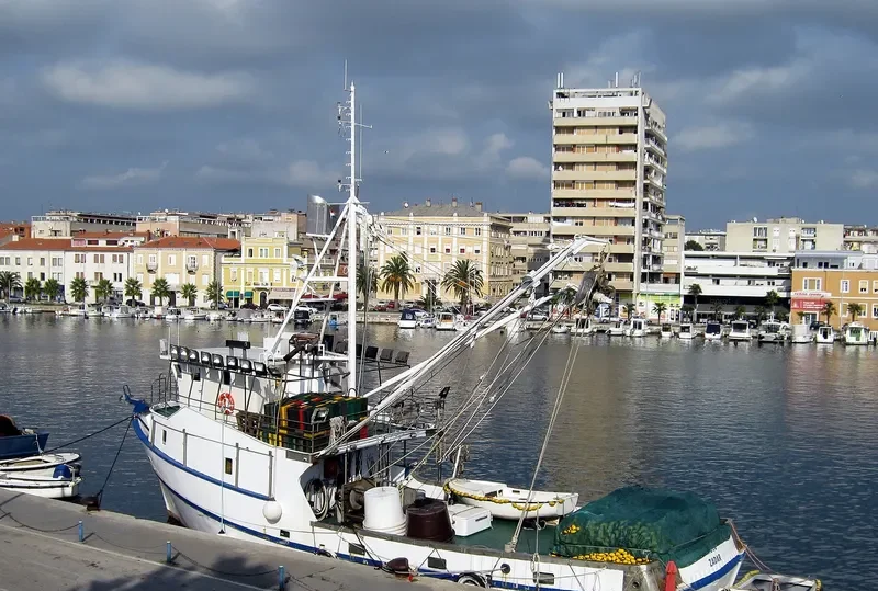 MOLO Fishing Vessel IMO 7912147 photo 10