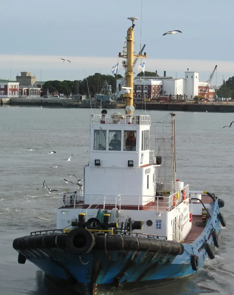 HURACAN Tug Boat IMO 7914808 photo 2