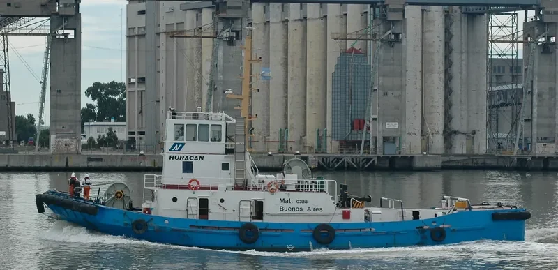 HURACAN Tug Boat IMO 7914808 photo 4