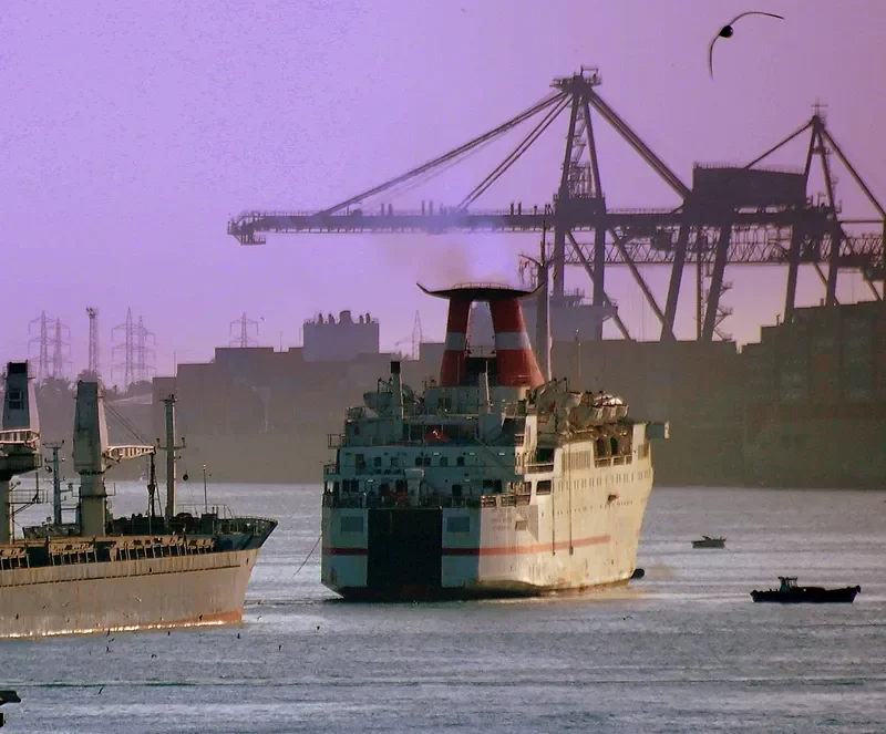 MARY THE QUEEN Ro-Ro IMO 7915802 photo 6