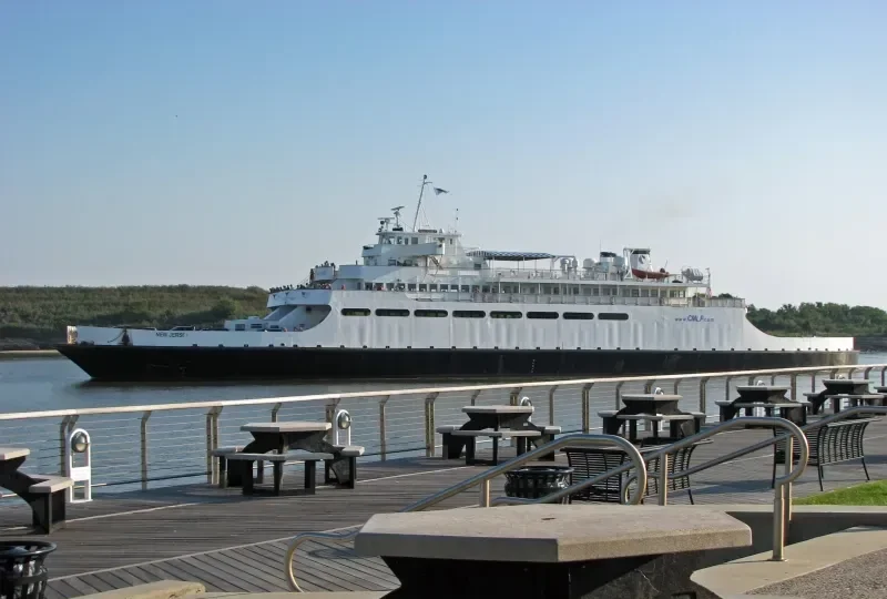 CAPE HENLOPEN Ro-Ro IMO 7923433 photo 5