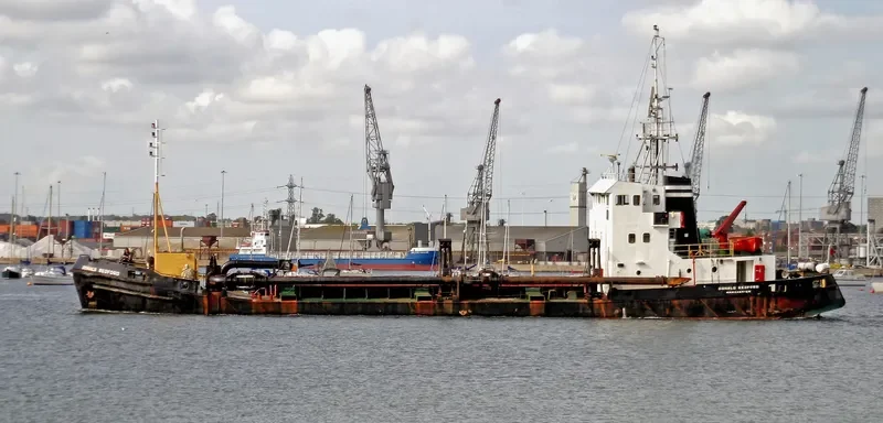 DONALD REDFORD Dredger IMO 7924281 photo 3