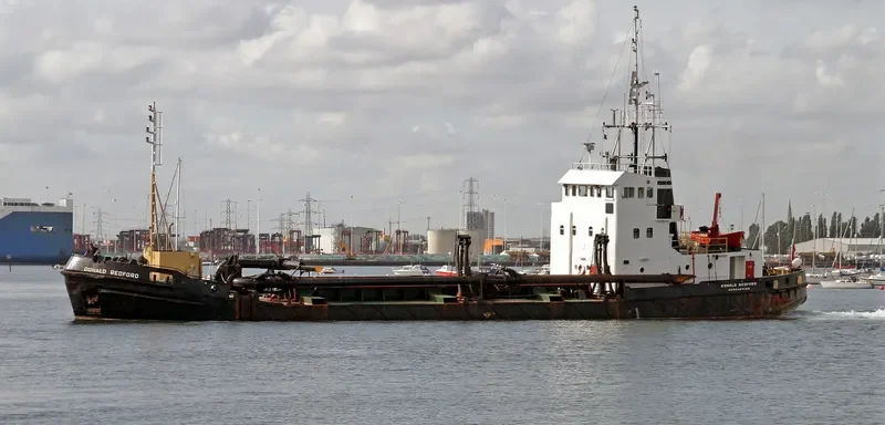 DONALD REDFORD Dredger IMO 7924281 photo 4