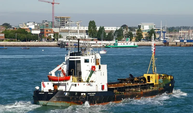 DONALD REDFORD Dredger IMO 7924281 photo 5