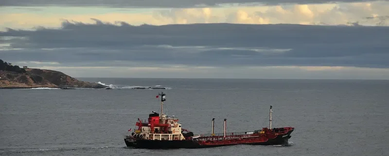 DONA CARMELA Tanker IMO 7927520 photo 5