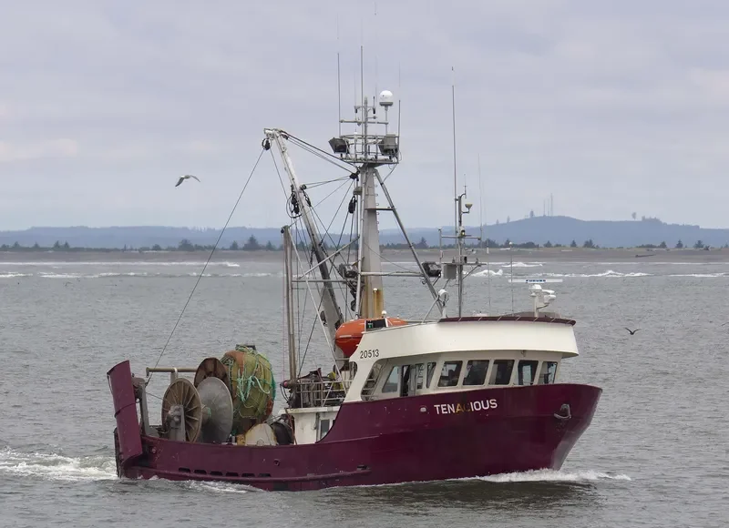 TENACIOUS Fishing Vessel IMO 7927776 photo 7