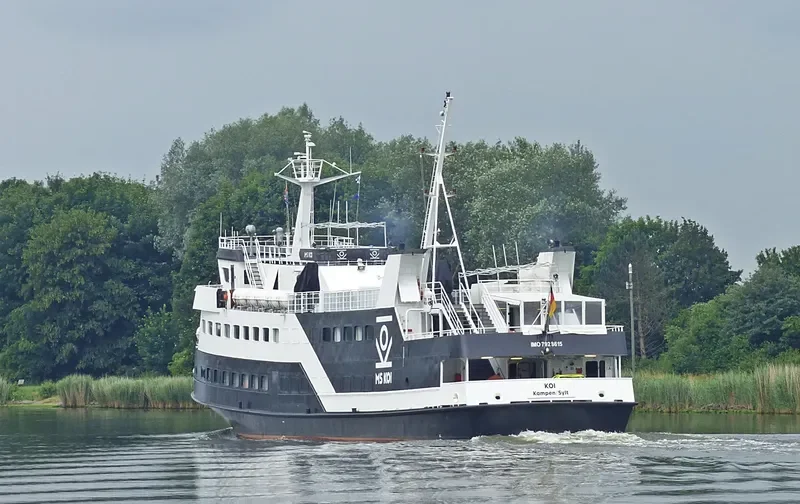 KOI Passenger Ship IMO 7928615 photo 5