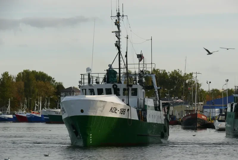 KOL 188 Fishing Vessel IMO 7931349 photo 8