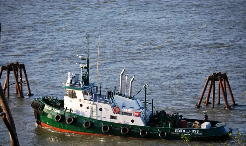 EDITH FOSS Tug Boat IMO 7932355 photo 3