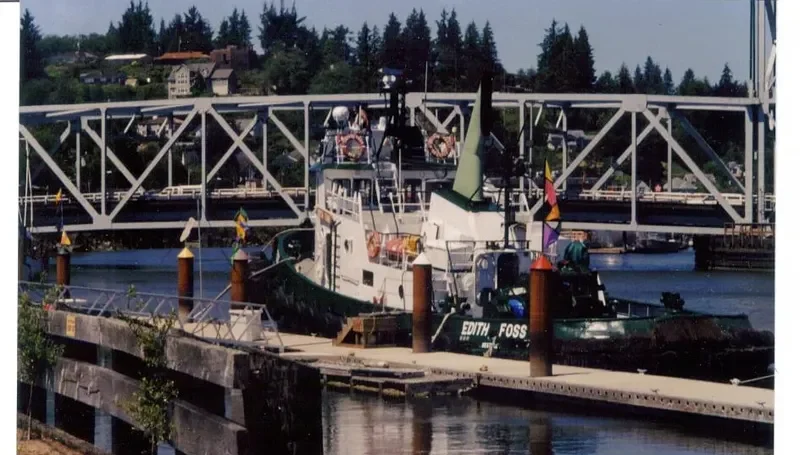 EDITH FOSS Tug Boat IMO 7932355 photo 4