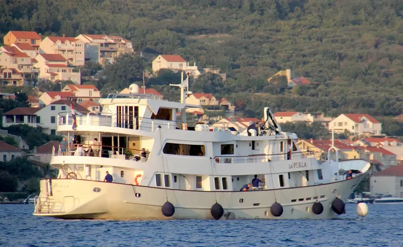 LA PERLA Passenger Ship IMO 7936806
