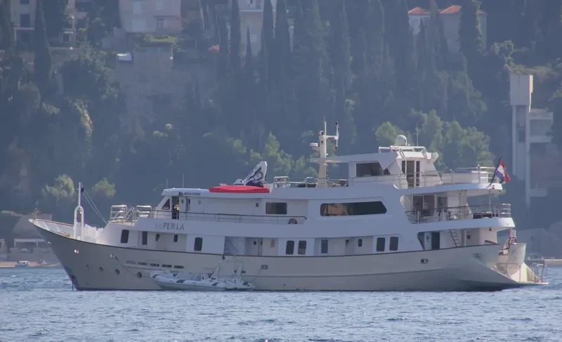 LA PERLA Passenger Ship IMO 7936806 photo 2
