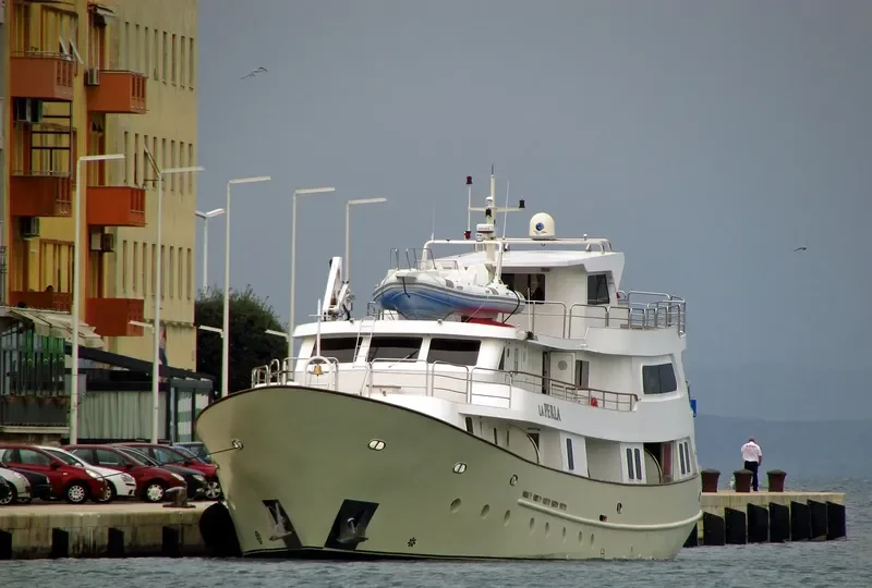LA PERLA Passenger Ship IMO 7936806 photo 8