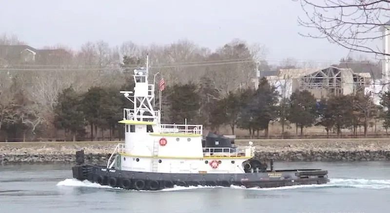 FORT POINT Tug Boat IMO 7941007 photo 2