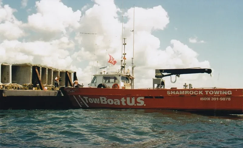 DEFIANT Fishing Vessel IMO 7947465 photo 3