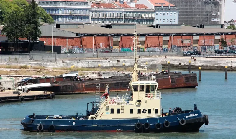 SVITZER LEIXOES Tug Boat IMO 8000848 photo 3