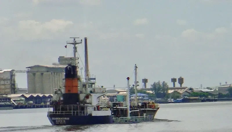 THARERATANA 1 Tanker IMO 9016832 photo 2