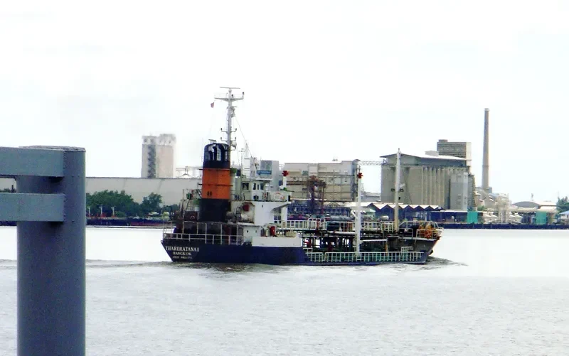 THARERATANA 1 Tanker IMO 9016832 photo 3
