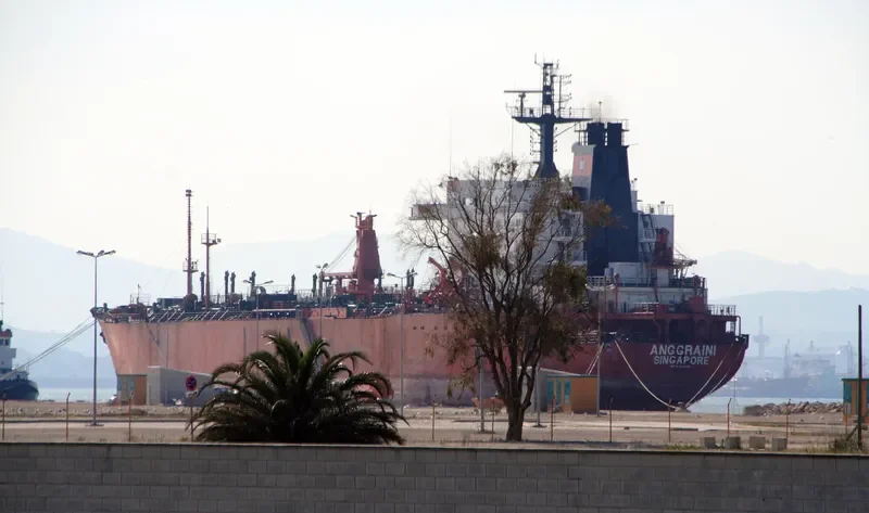 ANGGRAINI Tanker IMO 9018696 photo 4