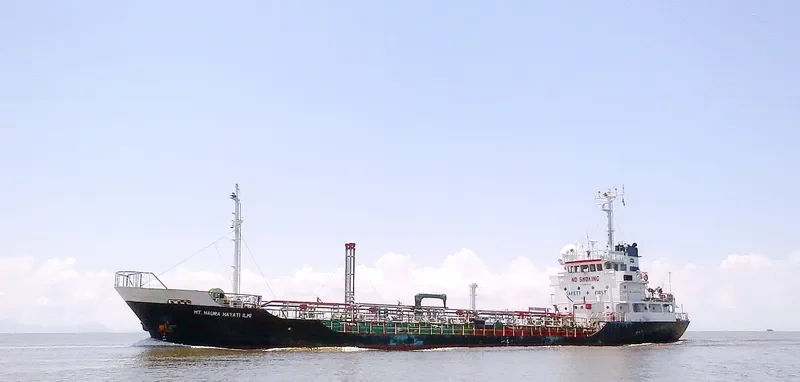 NAURA HAYATI ILMI Tanker IMO 9021265 photo 2