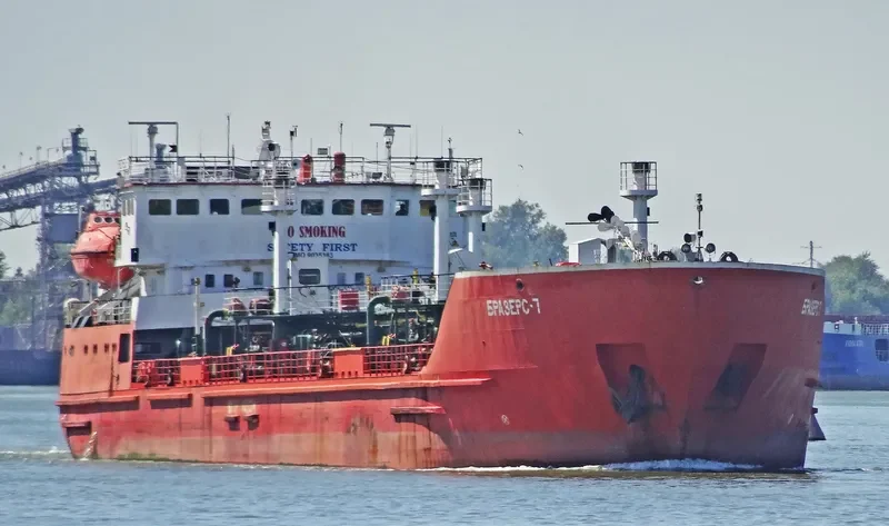 TRITON Tanker IMO 9035383 photo 9