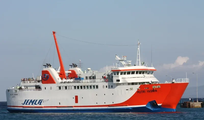 PUTRI YASMIN Ro-Ro IMO 9037575 photo 8