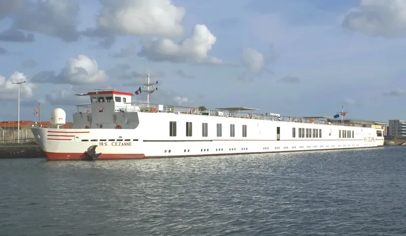 CEZANNE Passenger Ship IMO 9037927 photo 6